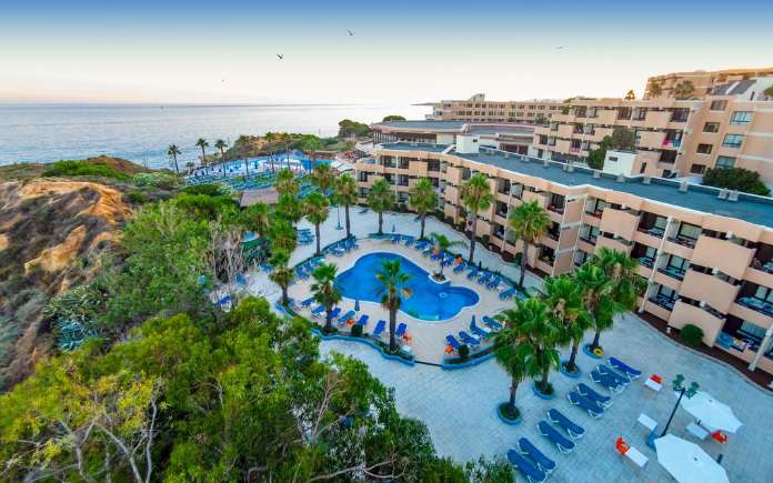 Auramar Beach Resort