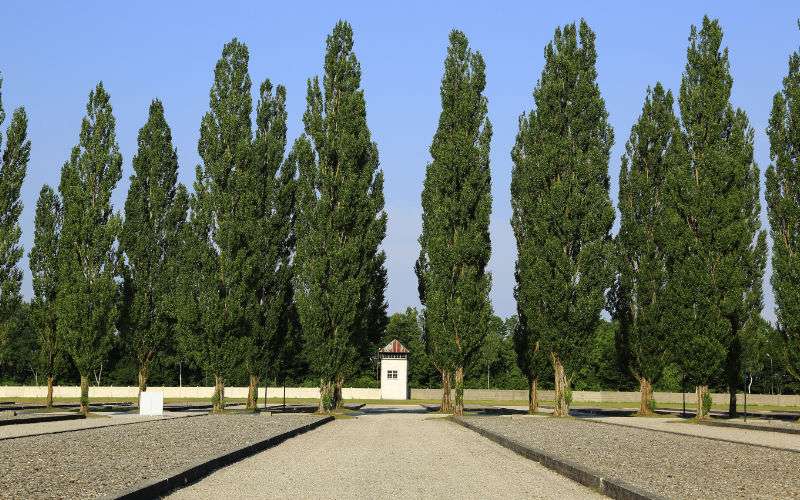 kamp Dachau bezoeken