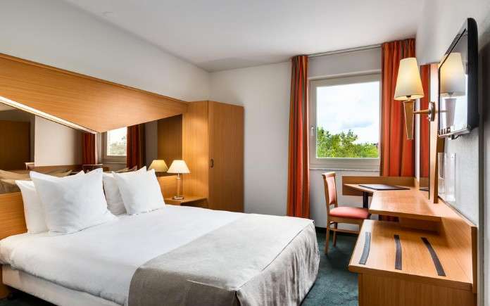 NH Best Hotel Eindhoven park sleep fly