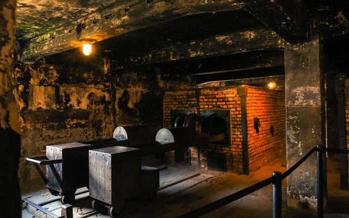 auschwitz-I-crematorium.jpg 